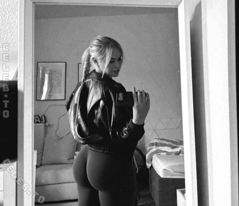 Lavrasophie Hot (1 photo)
