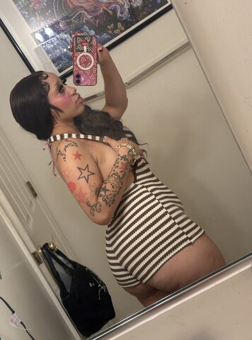 Laybunniez StrawbexxyBunzz Laysoglossy Hot (3 photos)