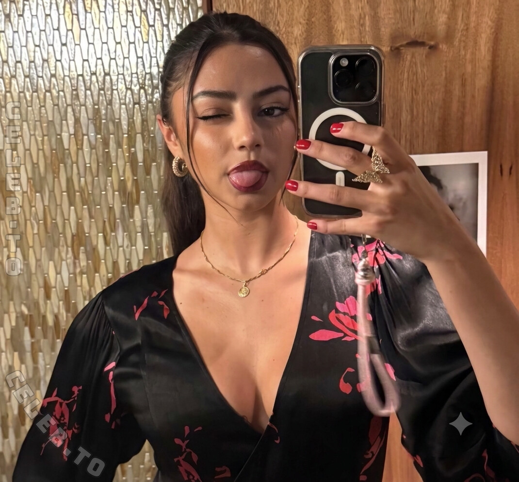 laynasacino nude photo 6