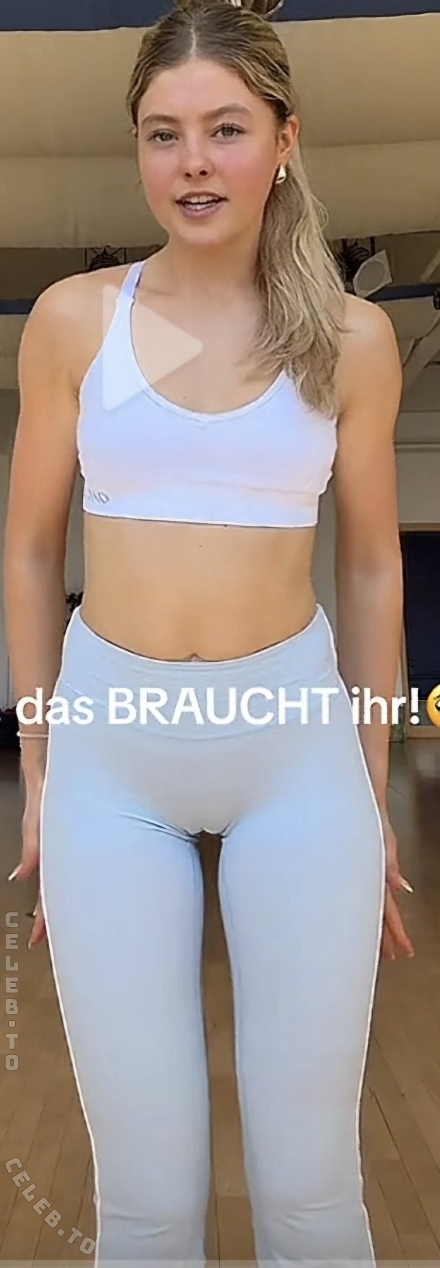 Lea Alena nude photo 1