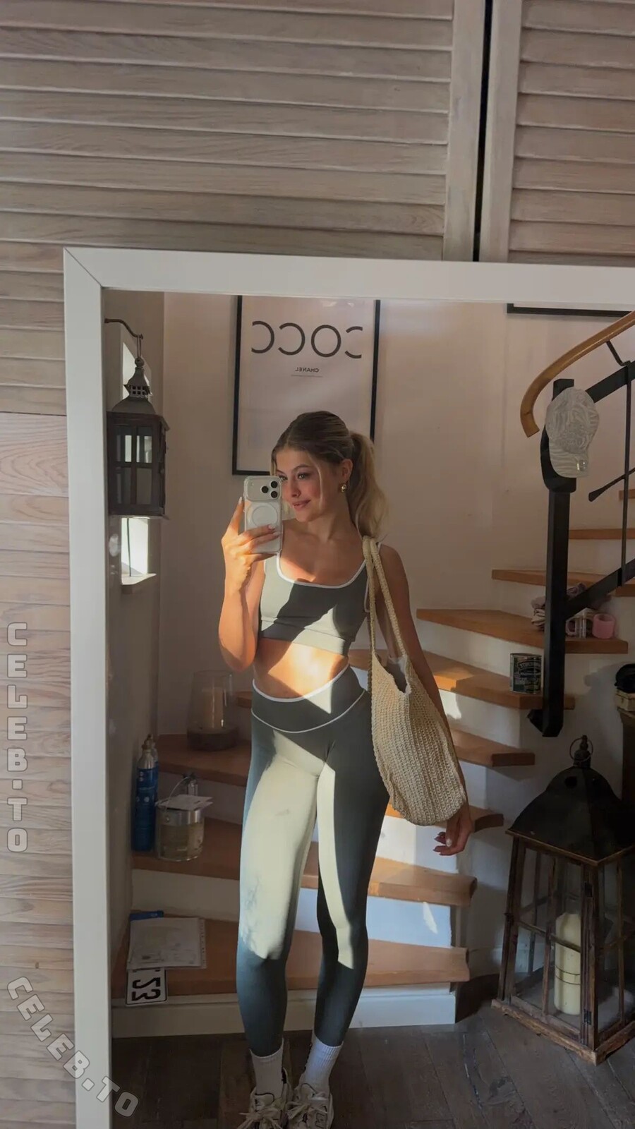 Lea Alena nude photo 3