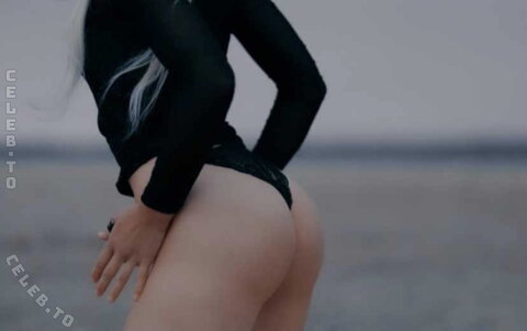 Lea Beuchelt nude photo 14