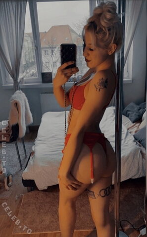 Lea Beuchelt – Because she is so hot, here directly part 2 in red lingerie 🔥❤️ Have fun