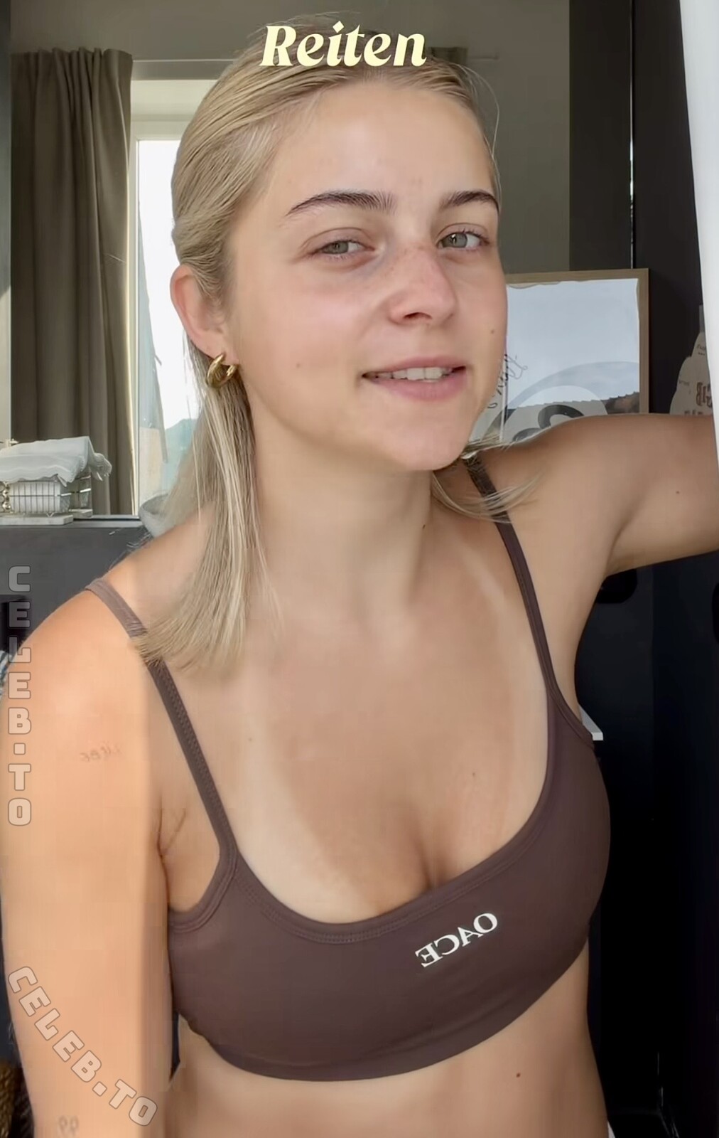 Lea Breuer nude photo 2