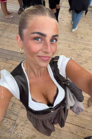 Lea Breuer Sexy (1 photo)