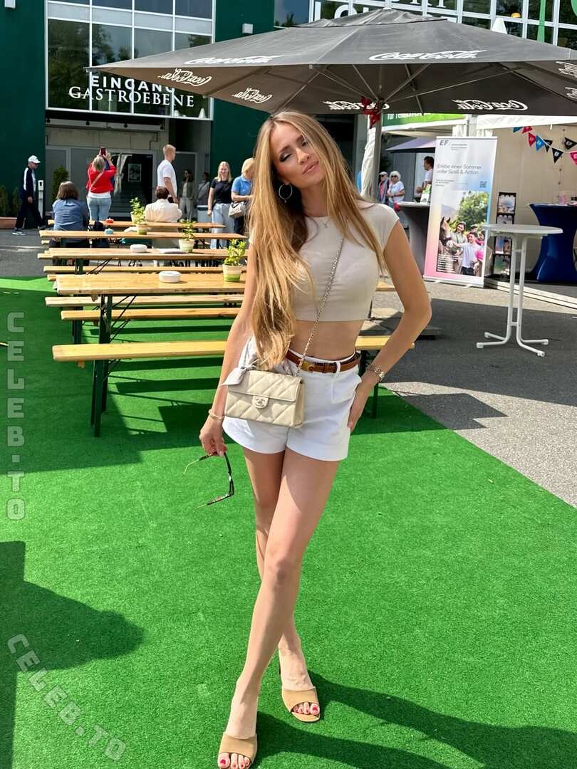Lea Katharina Maria nude photo 3