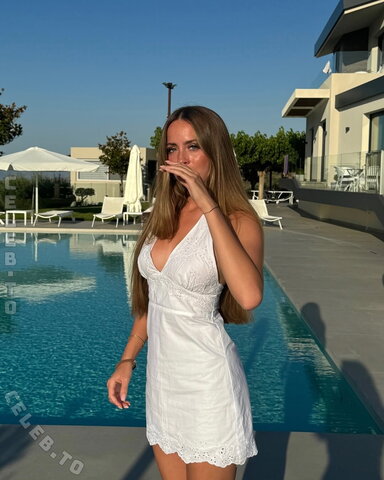 Lea Katharina Maria nude photo 4