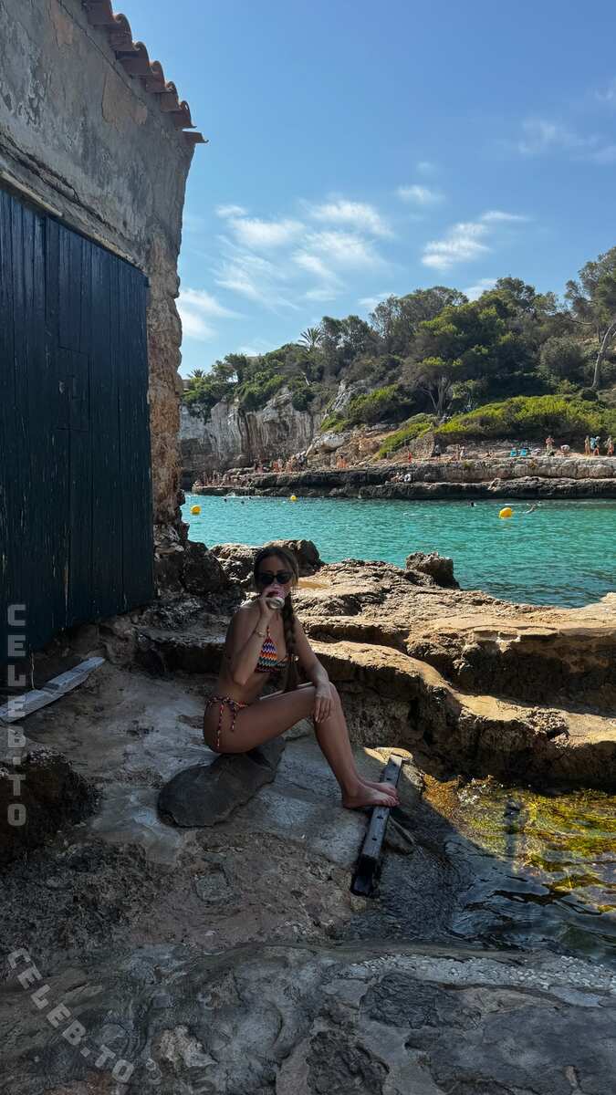 Lea Katharina Maria nude photo 3