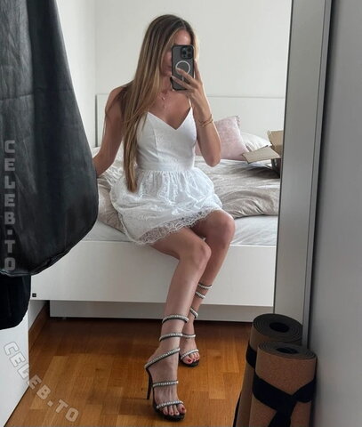 Lea Katharina Maria nude photo 16