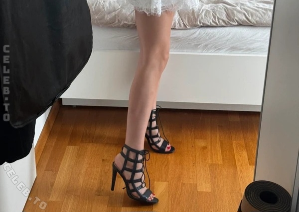 Lea Katharina Maria nude photo 10