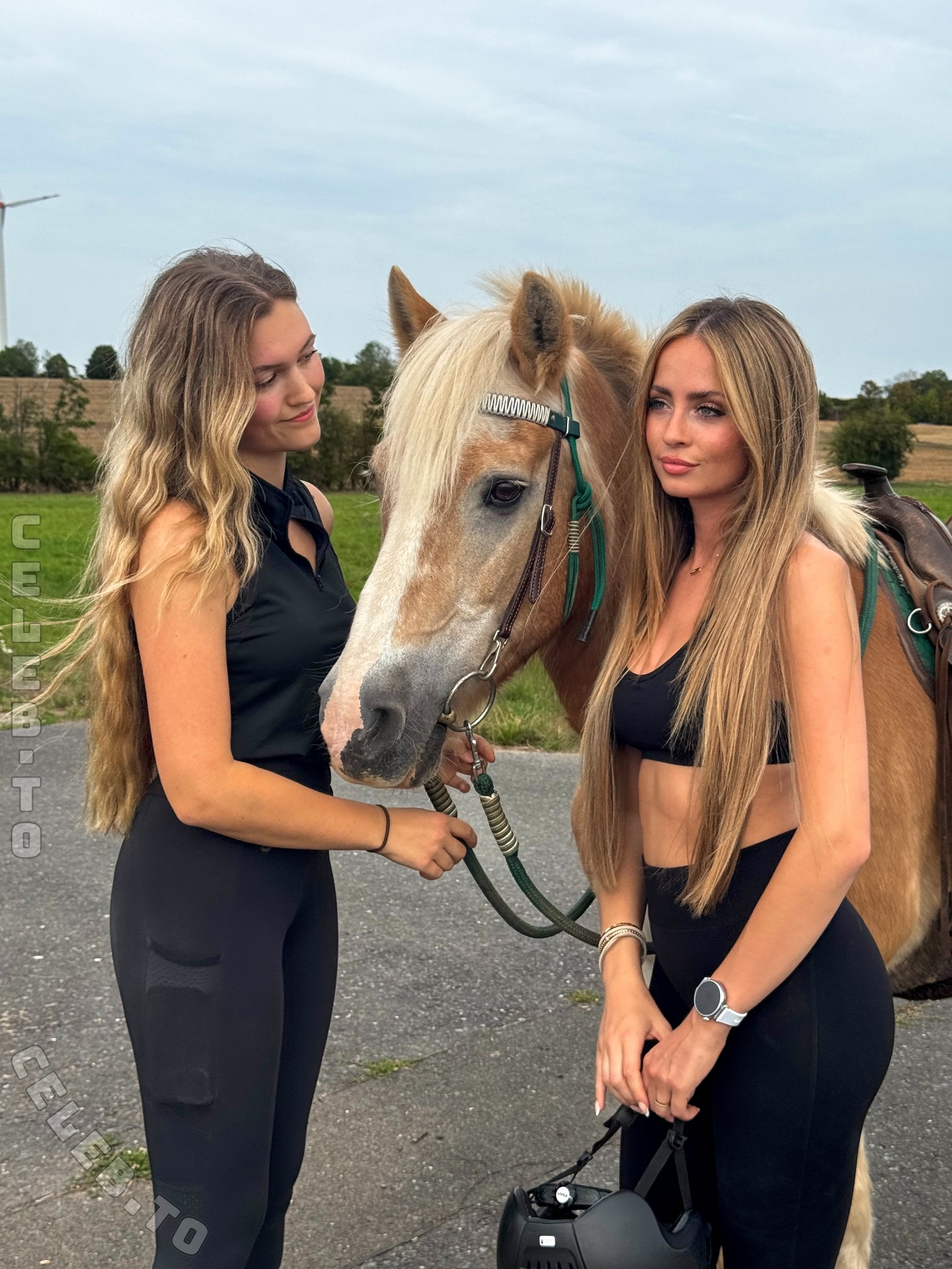 Lea Katharina Maria nude photo 3