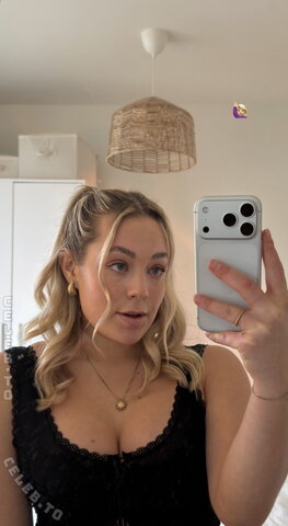 Lea Keller nude photo 21