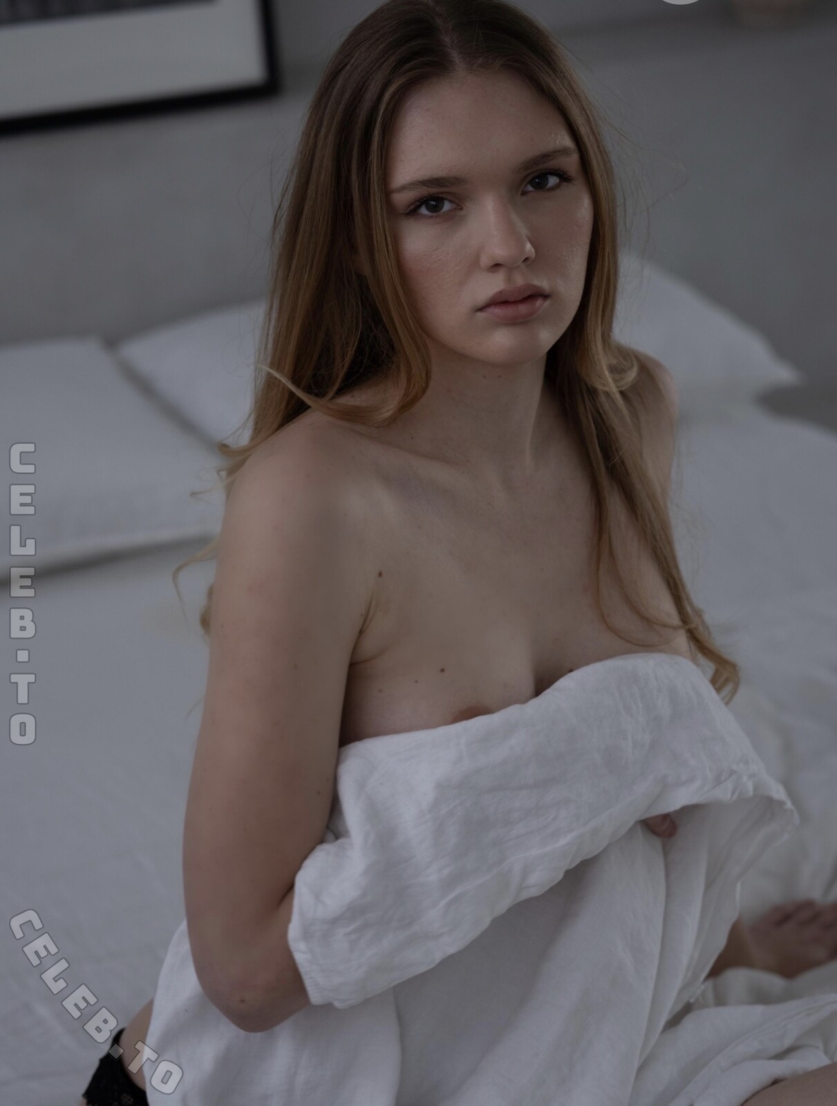 Lea Klaeser nude photo 1