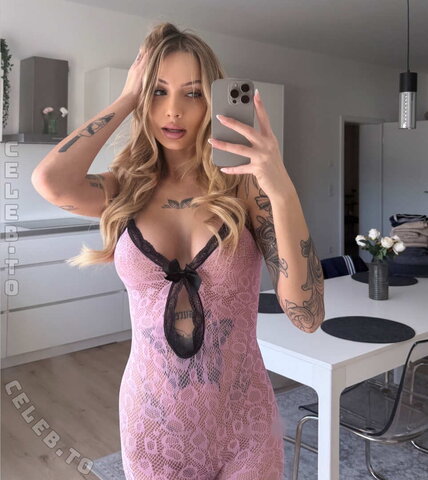 Lea Luna nude photo 4