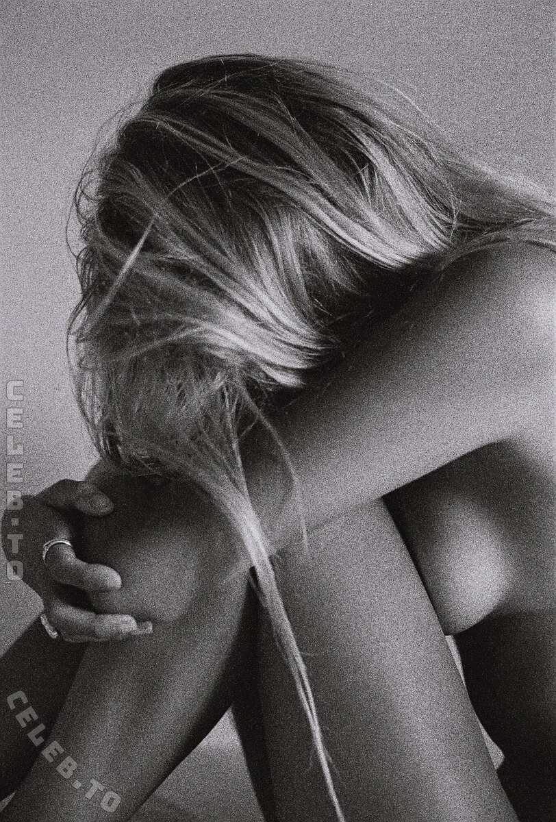 Lea Mohr nude photo 2