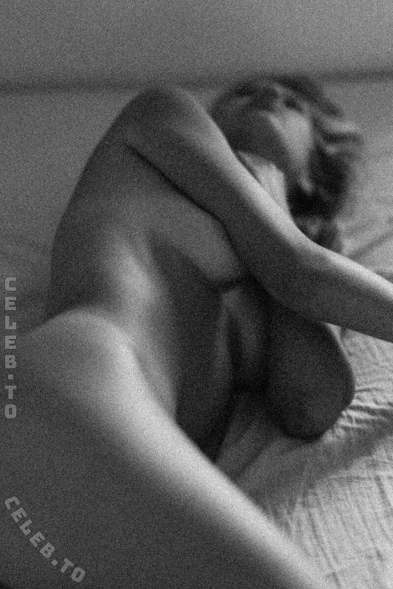 Lea Mohr nude photo 4