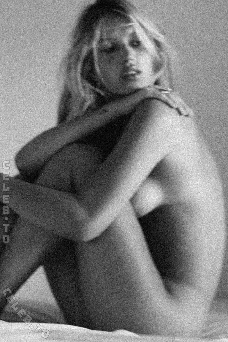 Lea Mohr nude photo 5