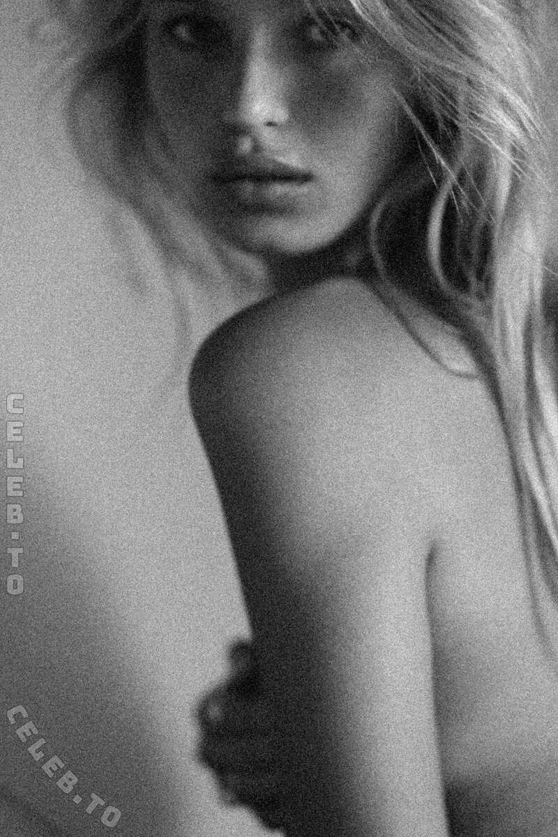 Lea Mohr nude photo 8