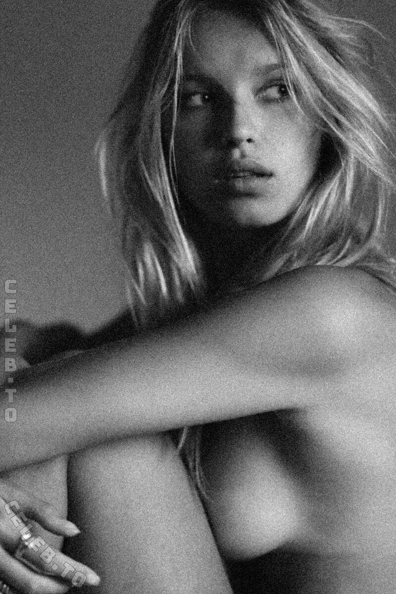 Lea Mohr nude photo 12