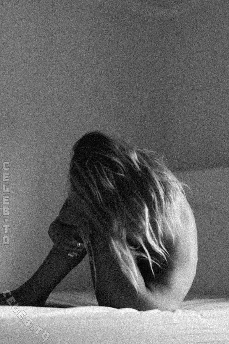 Lea Mohr nude photo 13