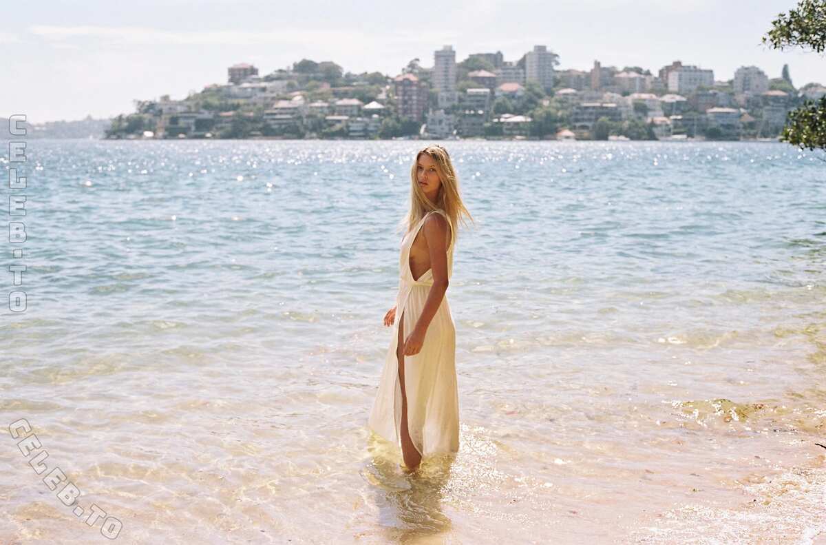 Lea Mohr nude photo 9