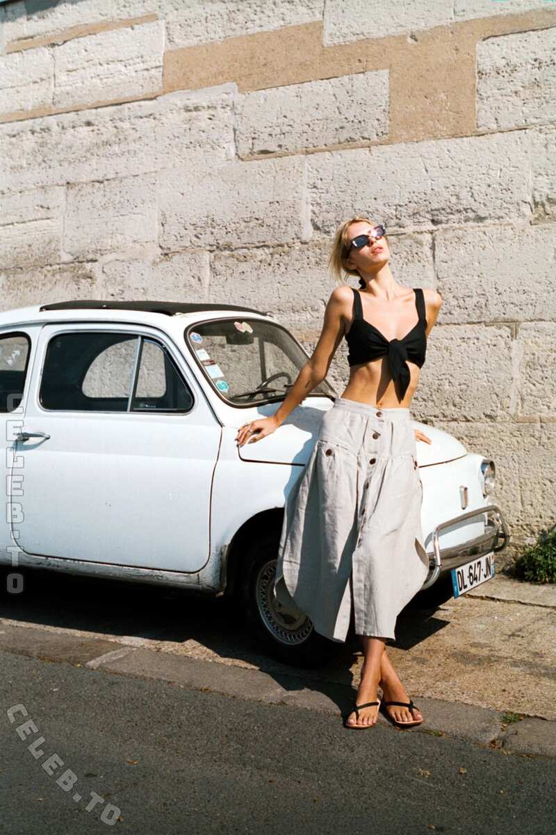 Lea Mohr nude photo 8