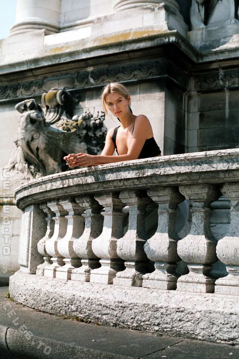 Lea Mohr nude photo 10