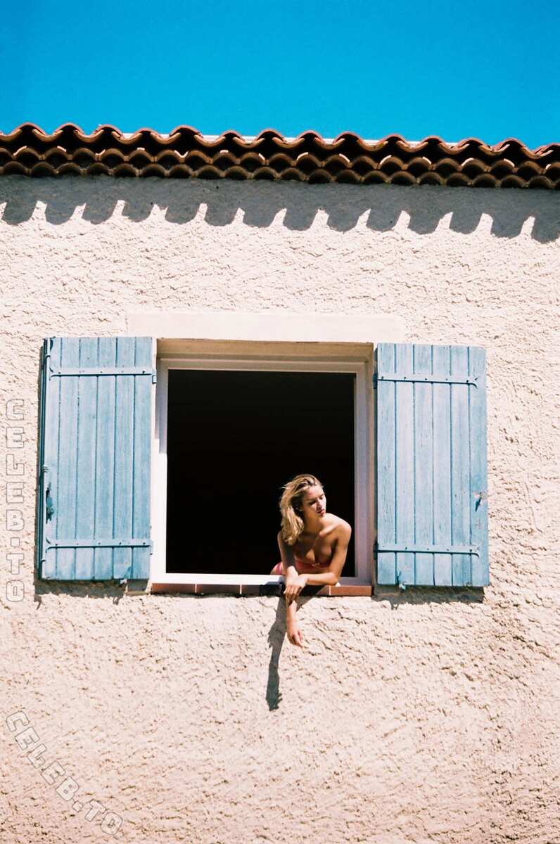 Lea Mohr nude photo 5