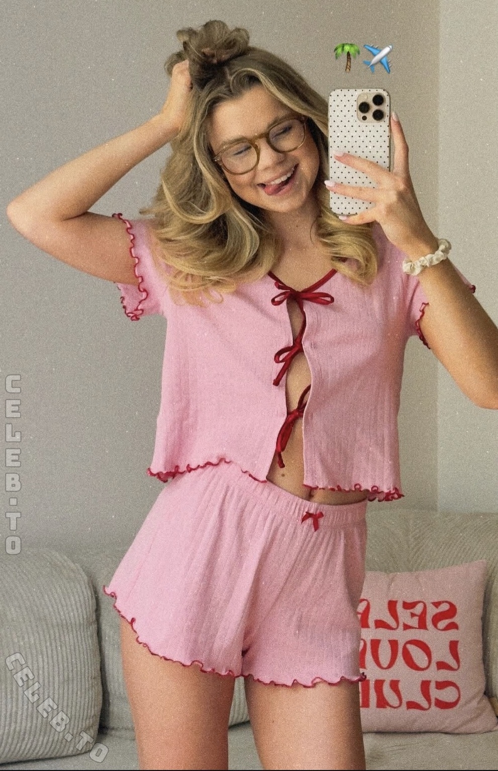 Lea Peach nude photo 1