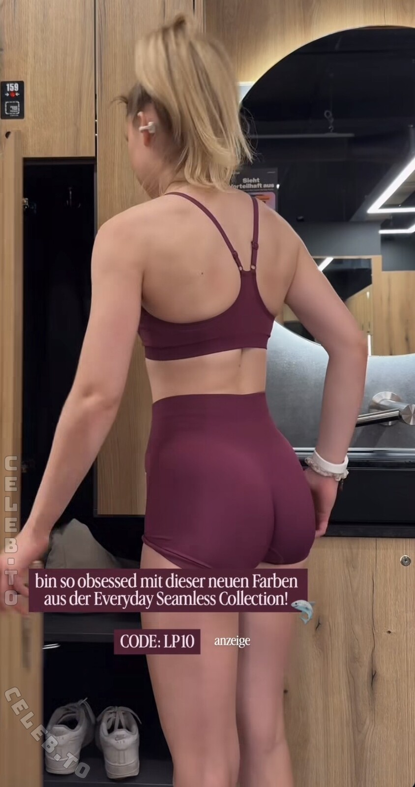 Lea Peach nude photo 2