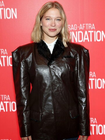 Lea Seydoux nude photo 14