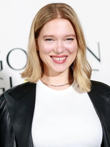 Lea Seydoux nude photo 9