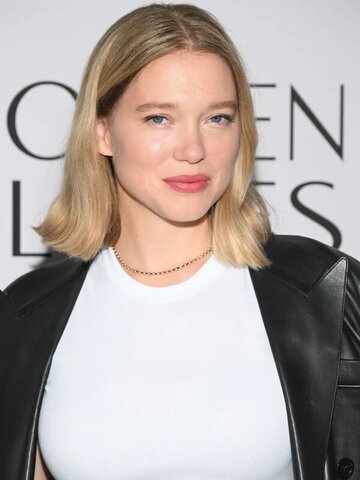 Lea Seydoux nude photo 4