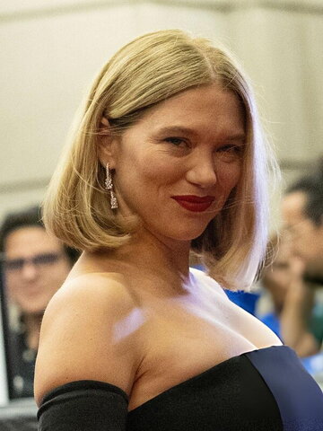 Lea Seydoux nude photo 6