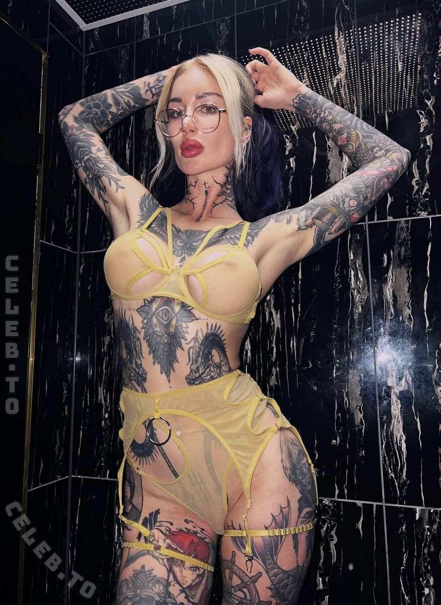 Lea Sky / cyberbarbie2077 nude photo 1