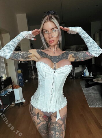 Lea Sky / cyberbarbie2077 nude photo 5