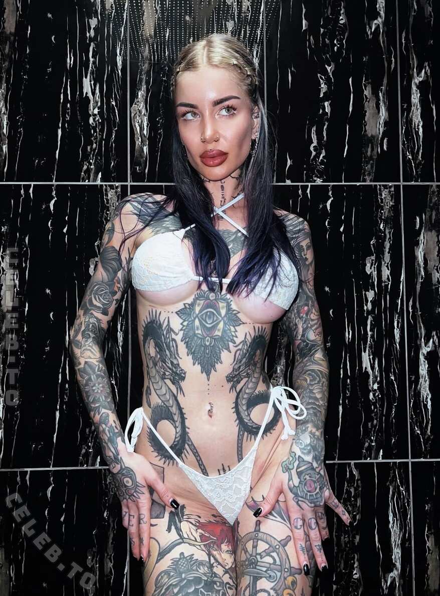 Lea Sky / cyberbarbie2077 nude photo 10