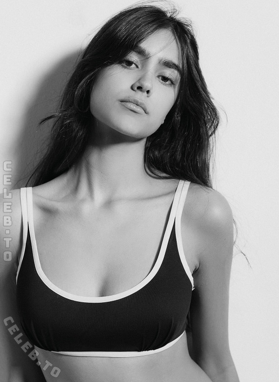 Lea Yami Magadi nude photo 3