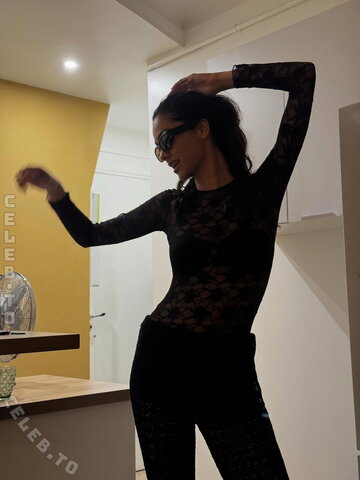Lea Yami Magadi nude photo 25