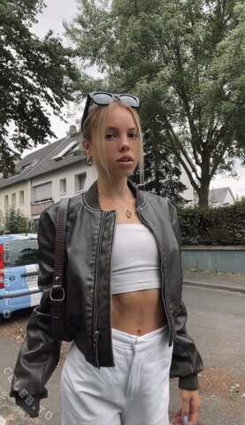 Lea Zoe Voss nude photo 2