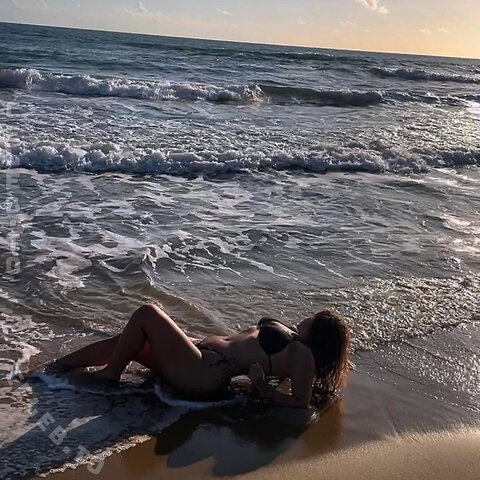 lea.angt nude photo 4