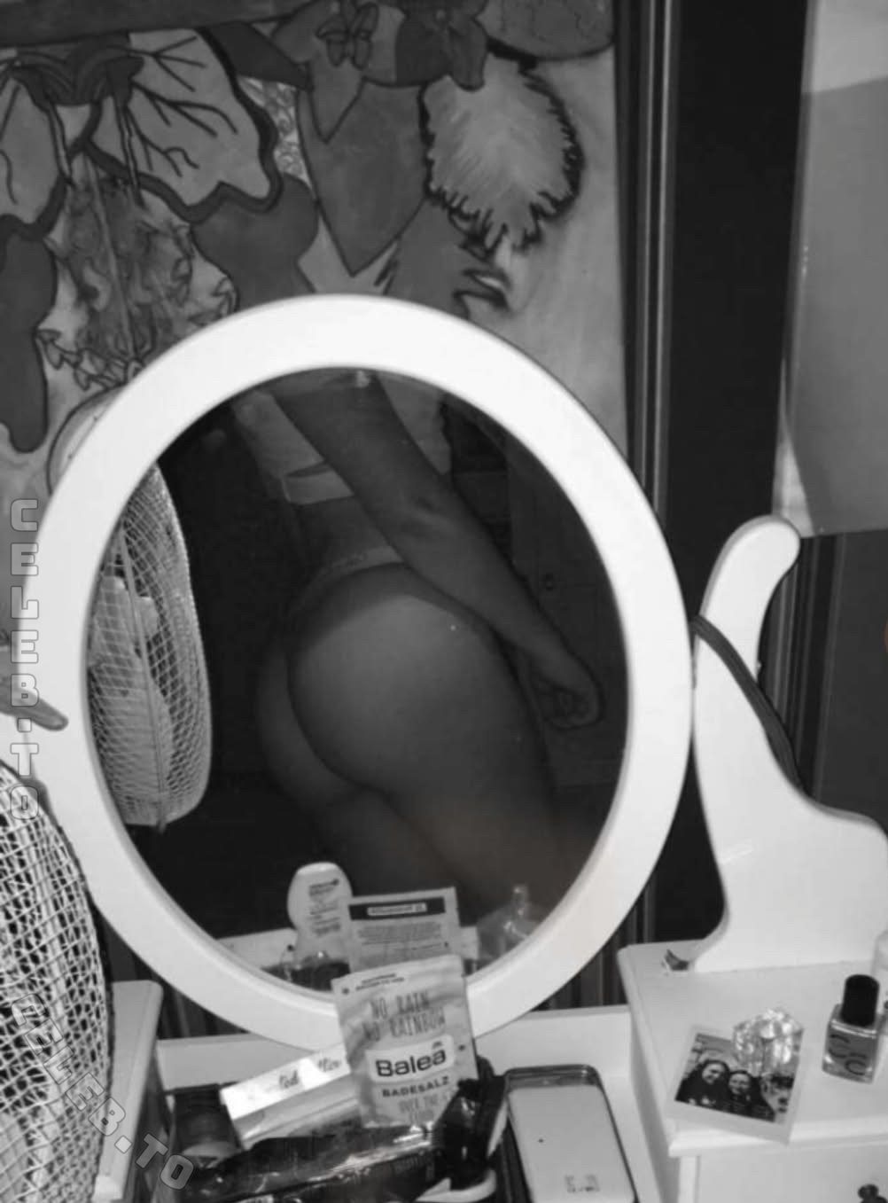 lea.crrl nude photo 7