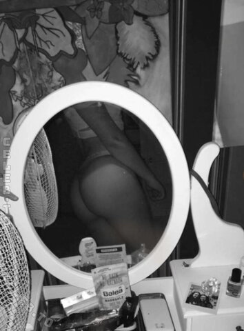 lea.crrl nude photo 40
