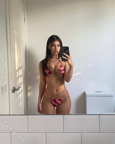 Leah Halton nude photo 17