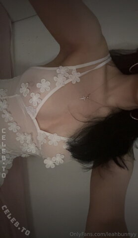 leahbunnyy nude photo 19