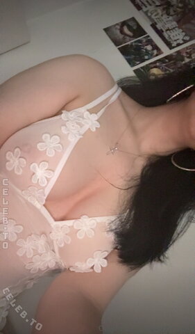 leahbunnyy nude photo 18