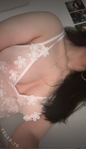leahbunnyy nude photo 17