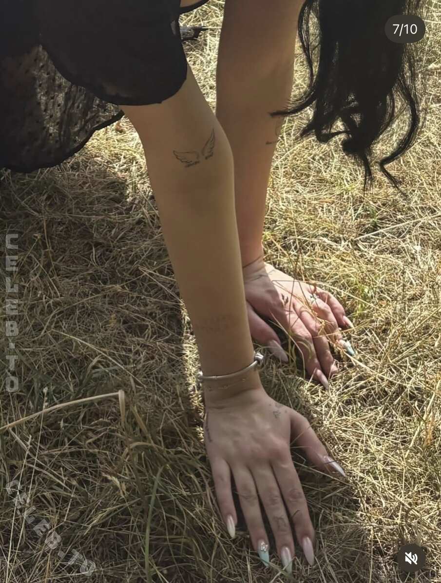 leahbunnyy nude photo 2