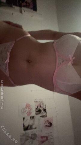 leahbunnyy nude photo 31