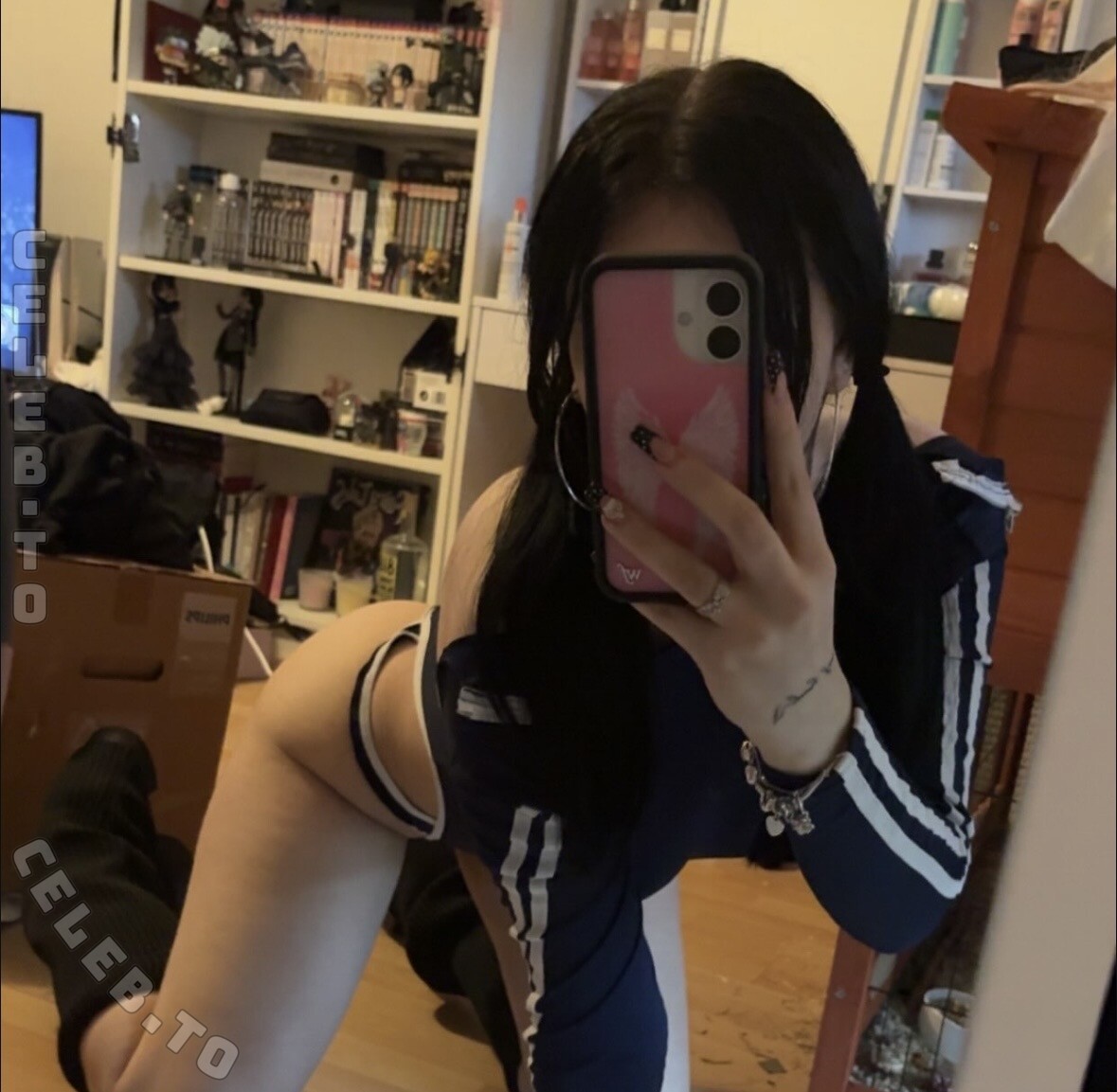 leahbunnyy nude photo 3